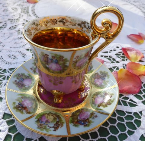 Tea cup and saucer 