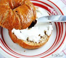 Plain bagel with cream cheese 